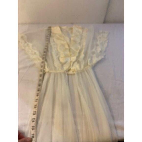 Val Mode bridal lace nylon gown pearl buttons Small petite Vtg USA rn#16985 - Picture 7 of 9